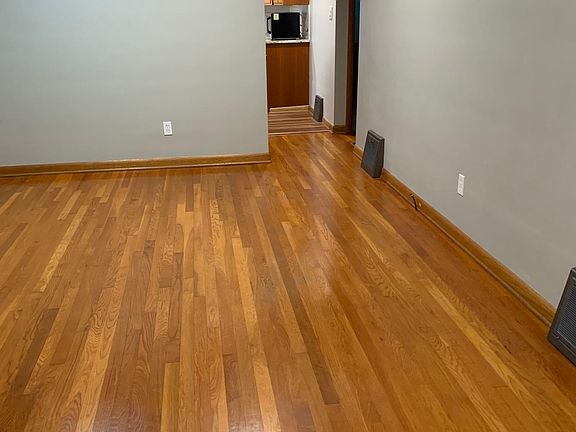 4th image of 3802 Lotz Dr