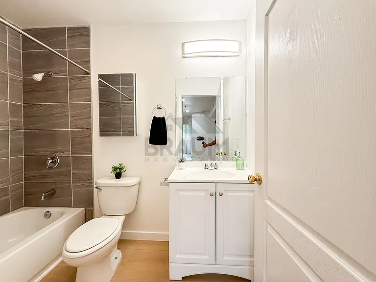7323 WINNETKA — Photo 21