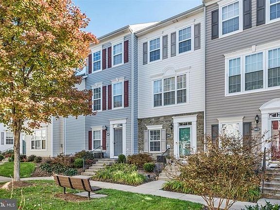 2nd image of 21821 Dragons Green Sq