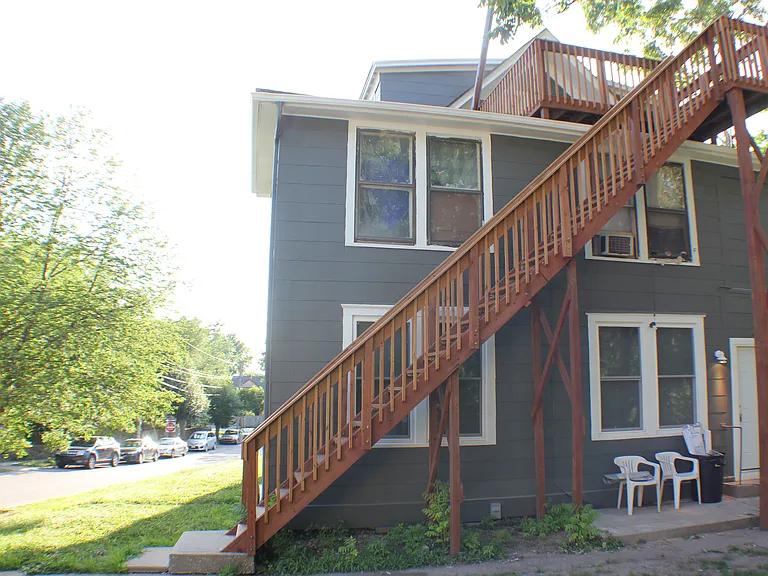3339 Charlotte St #3 — Photo 2
