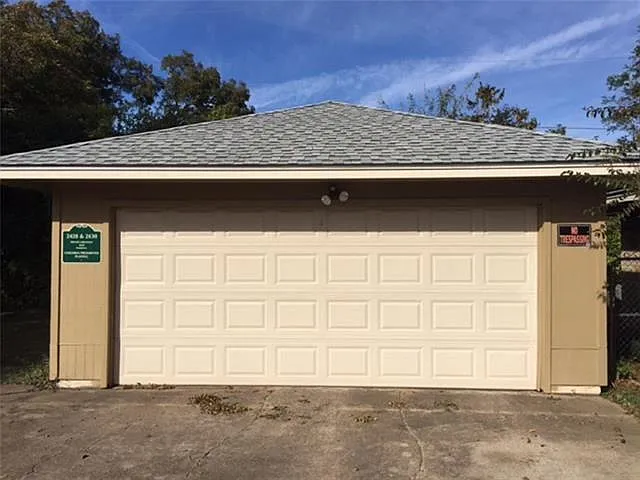 2430 Lakeview Cir — Photo 1