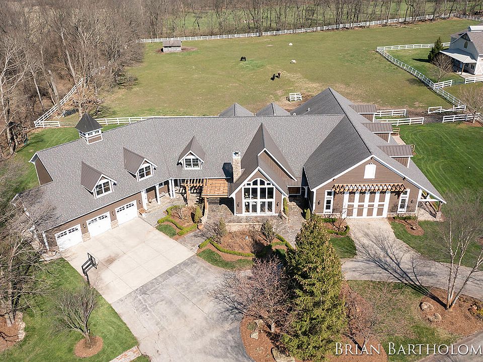 1st image of 1030 Skyevale Dr NE