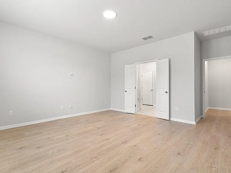 132 Condesa St — Photo 12