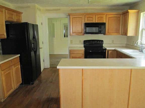 3rd image of 2118 Fullerton Dr