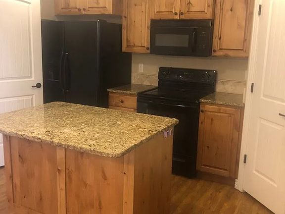 5th image of 533 Countryside Ave