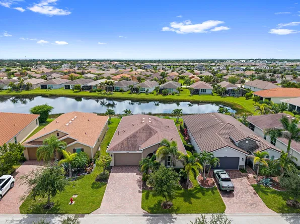 12497 SW Silverwood Avenue, Port St Lucie, FL 34987