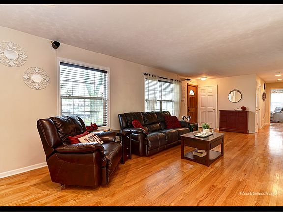 4th image of 2623 75th St