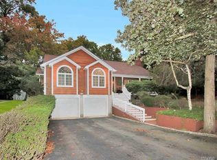 70 Beach Rd, Wading River, NY 11792