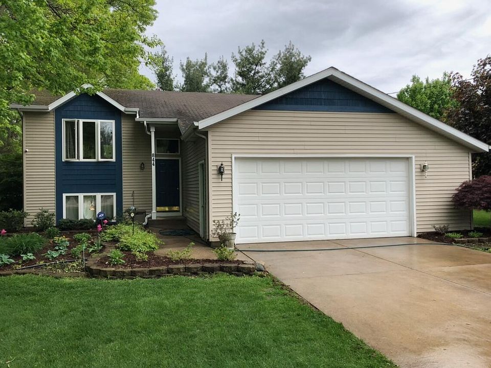 1st image of 844 136th Ave