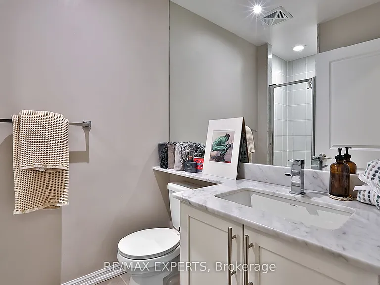 125 Western Battery Rd #404 — Photo 11