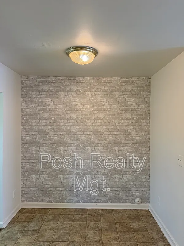 308 Ardale Dr — Photo 4