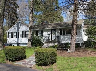 164 Locksley Rd, Lynnfield, MA 01940
