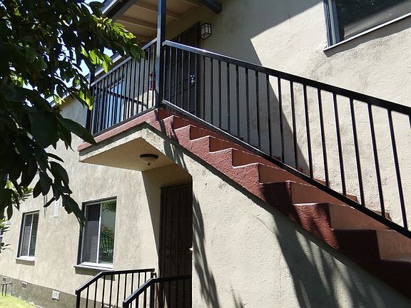 3rd image of 2051 Cedar Ave APT 4