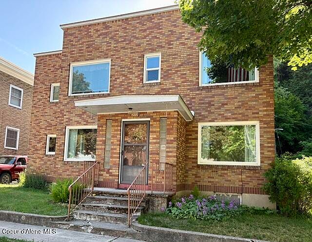 1st image of 302 2nd St
