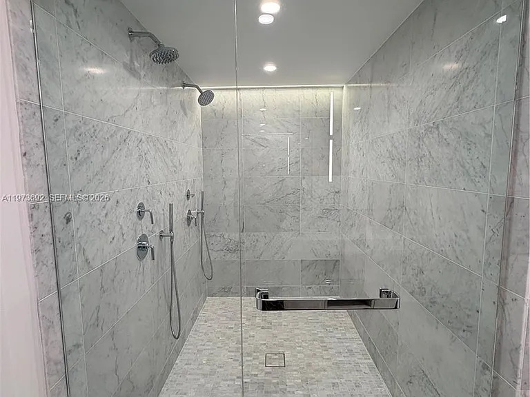 9221 E Bay Harbor Dr #307 — Photo 14