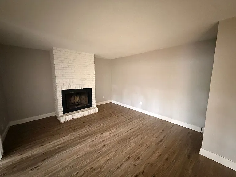 85-88 Springwood Sq #85-88 — Photo 2