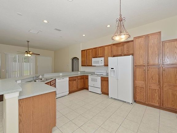 5th image of 804 Hickory Glen Dr