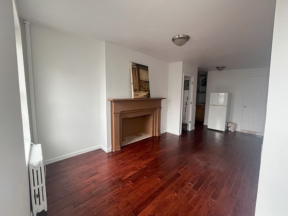 3rd image of 219 Avenue A APT 3