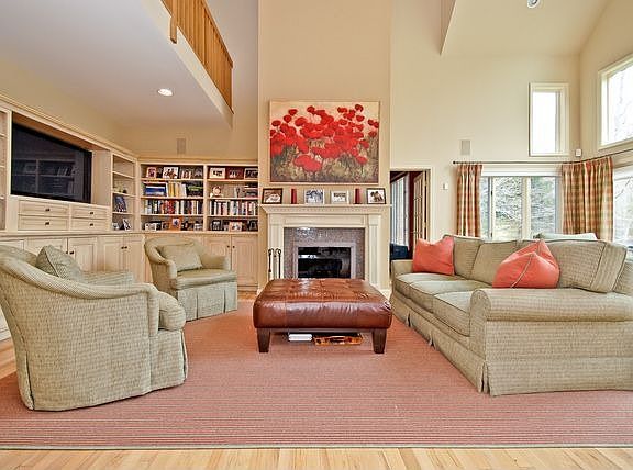 5th image of 2 Spruce Hill Ct