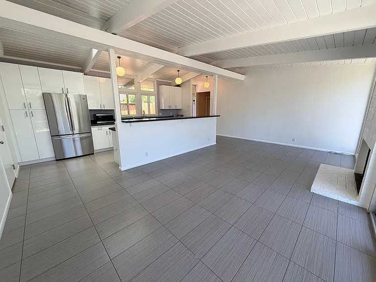 1787 Wolfe Dr — Photo 4