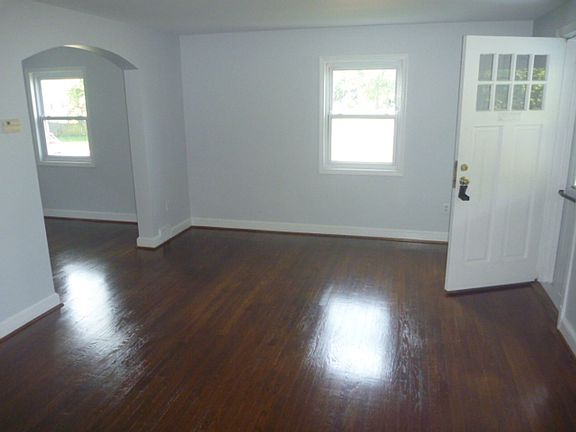 3rd image of 4767 1st St N
