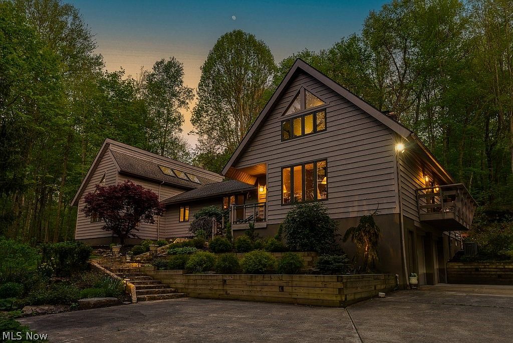 8405 Lucerne Dr, Chagrin Falls, OH 44023 Zillow