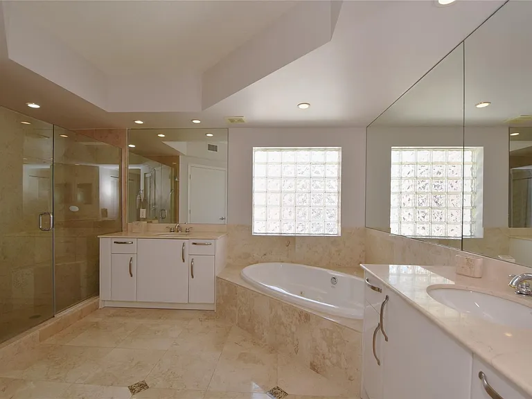 2051 SE 3rd St #509 — Photo 33