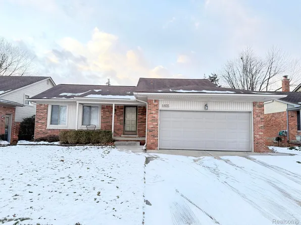 1855 Lakewood Dr, Troy, MI 48083