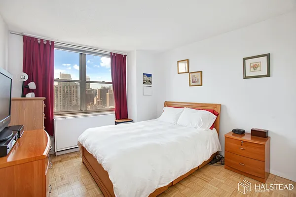 Rented by Halstead Real Estate | media 11