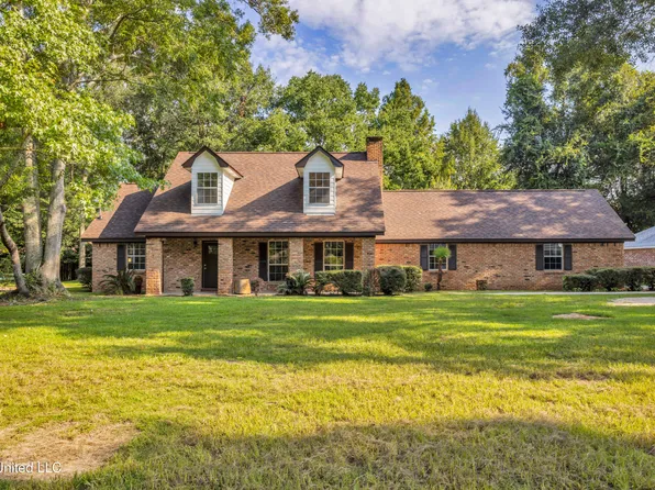 1204 Hickory Hill Dr, Gautier, MS 39553