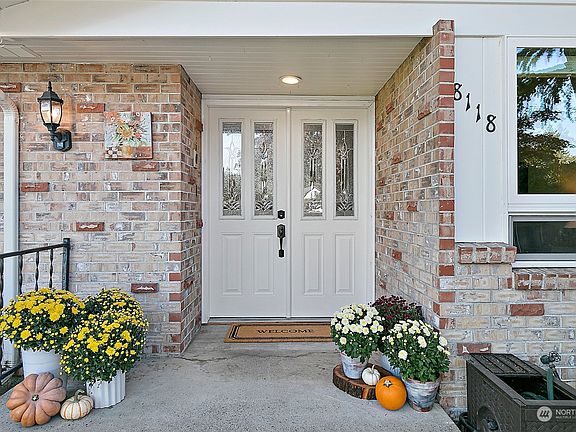 2nd image of 8118 Oakbrook Lane SW