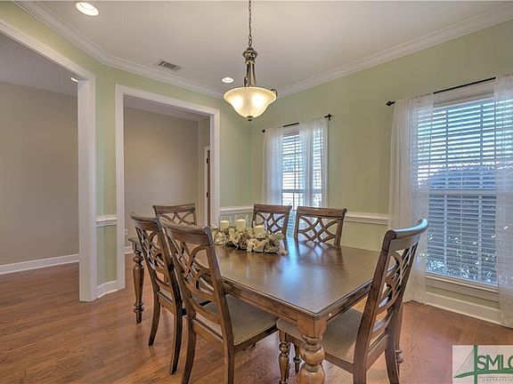 5th image of 303 Yorkshire Dr
