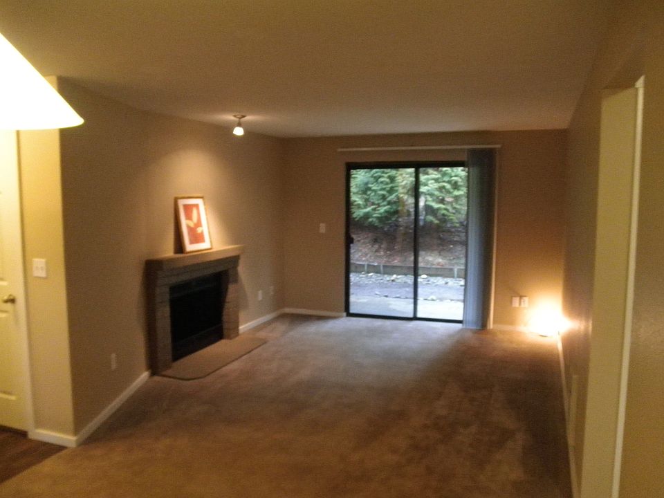 2nd image of 12620 NE 144th St APT J203