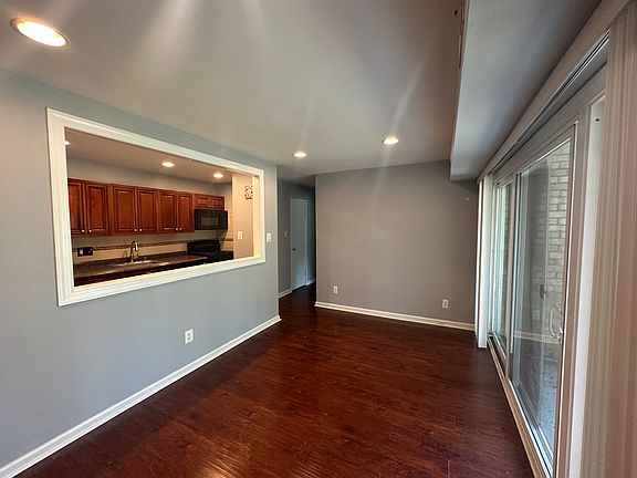 4th image of 8002 Chanute Pl APT 6