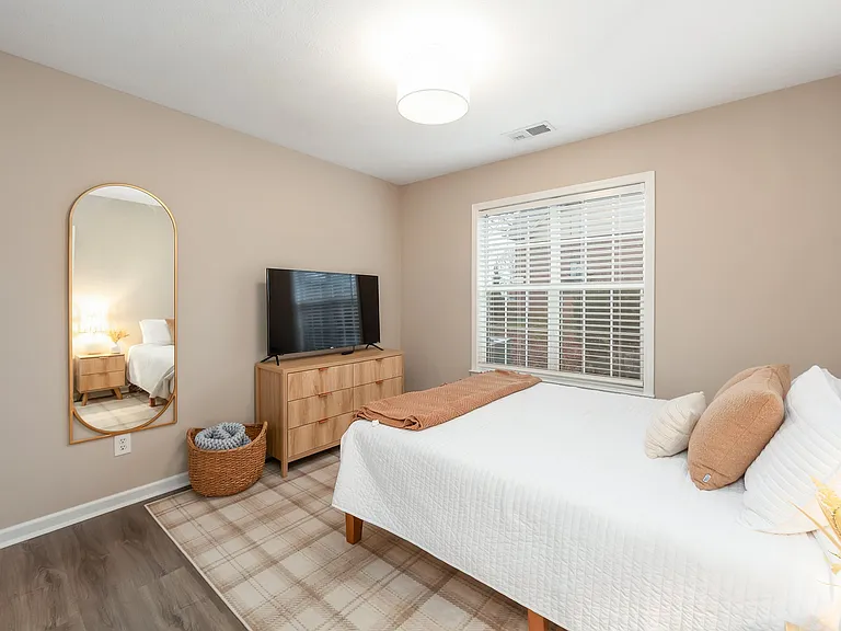 24 McLean Cv — Photo 4