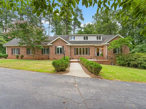 113 Pinecrest Dr, Greenwood, SC 29649