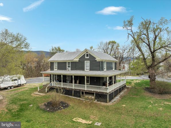 322 Capon St, Strasburg, VA 22657