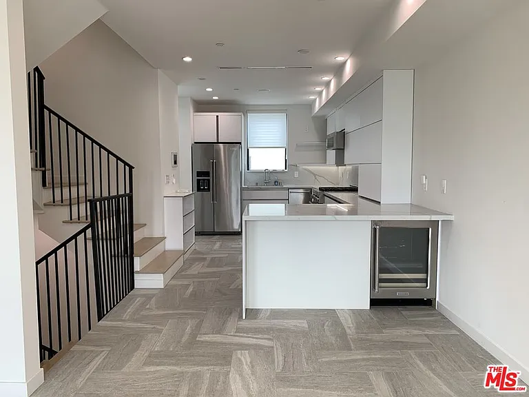 11341 Pearl St — Photo 25