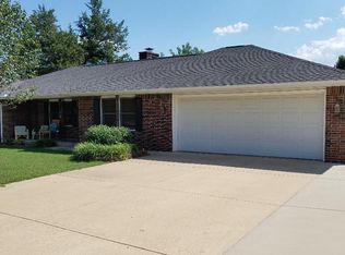 1723 Surrey Ln, Mountain Home, AR 72653