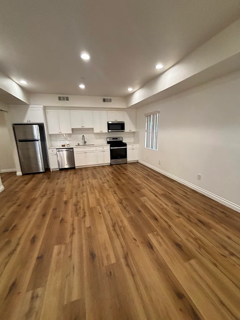 2 bed, 862 sqft, $2,900 — Photo 3