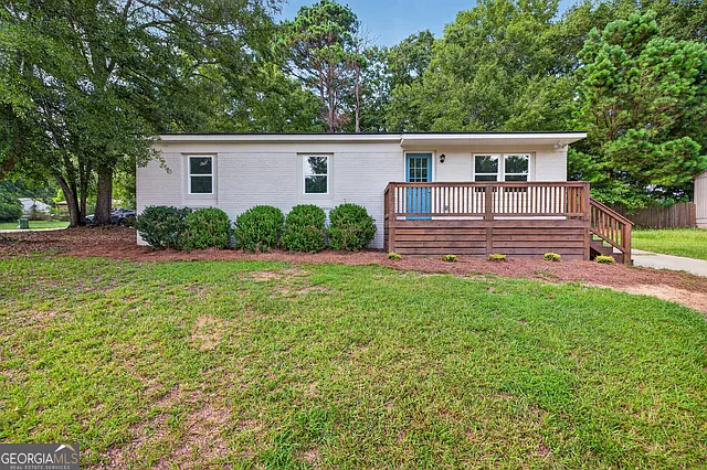 3 bed, 1050 sqft, $1,850 — Photo 1