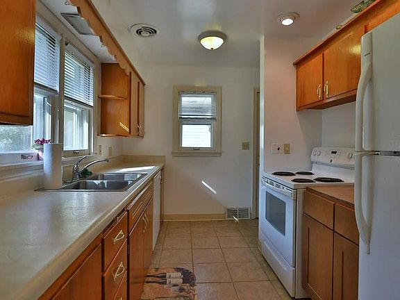 5th image of 4011 N North St