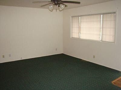 2nd image of 1121 Meadow Ln