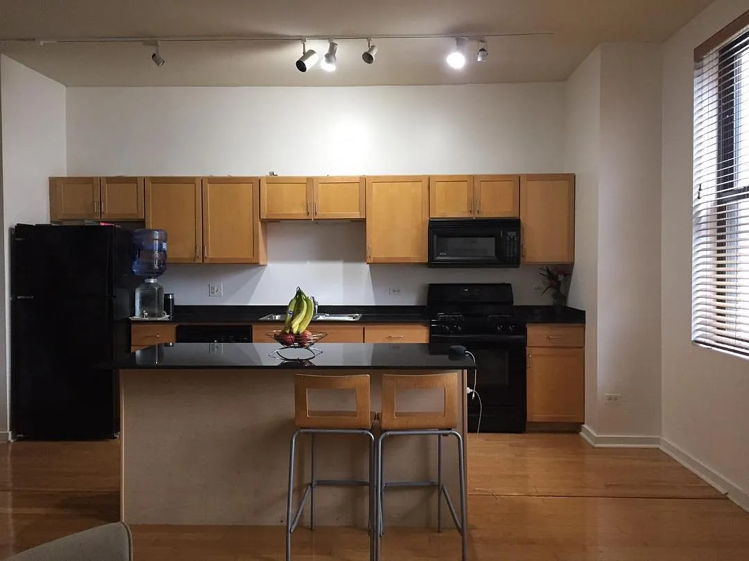 1 bed, 850 sqft, $2,200 — Photo 3