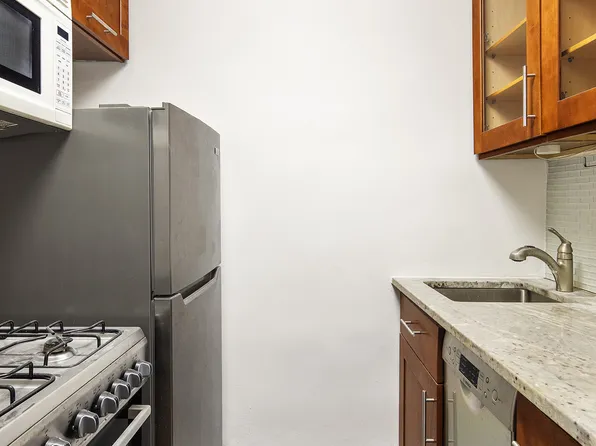 166 East 35th Street 2B1 image 3 of 9