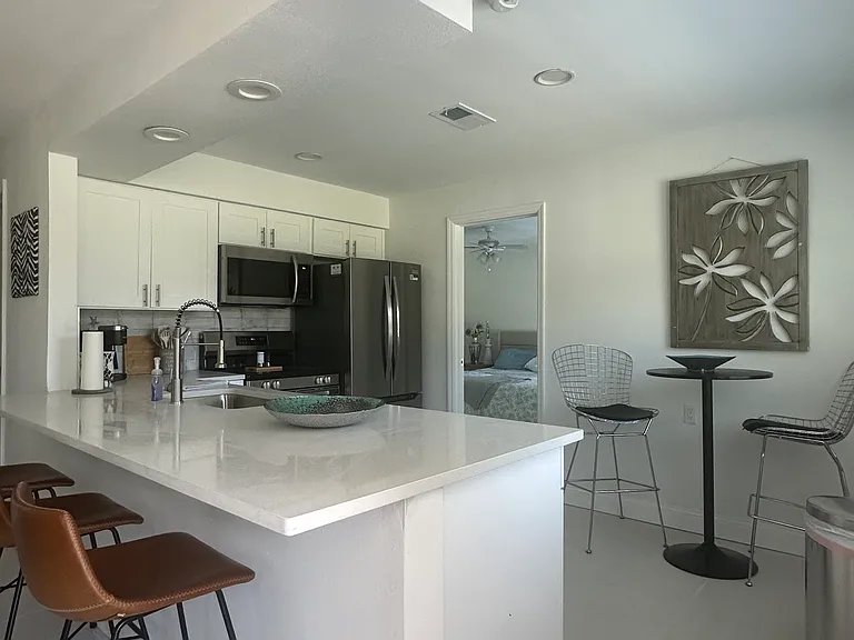 1910 New Hampshire Ave NE — Photo 3