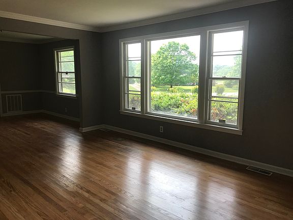 4th image of 100 Talton Dr