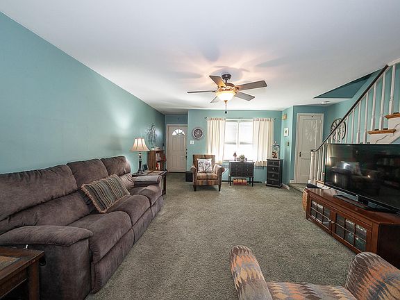 5th image of 726 Fairfax Rd