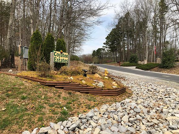 2nd image of 220 Coyatee Dr