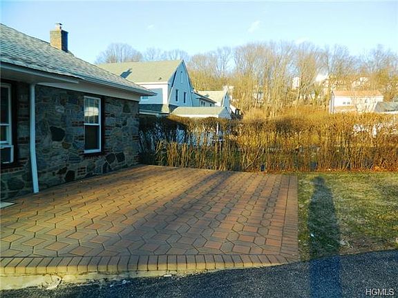 5th image of 50 Dover Ln